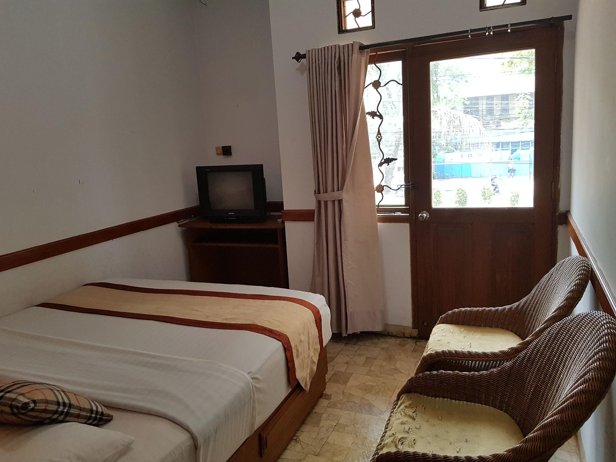 Oyo 1945 Hotel Bali Indah บันดุง ภายนอก รูปภาพ