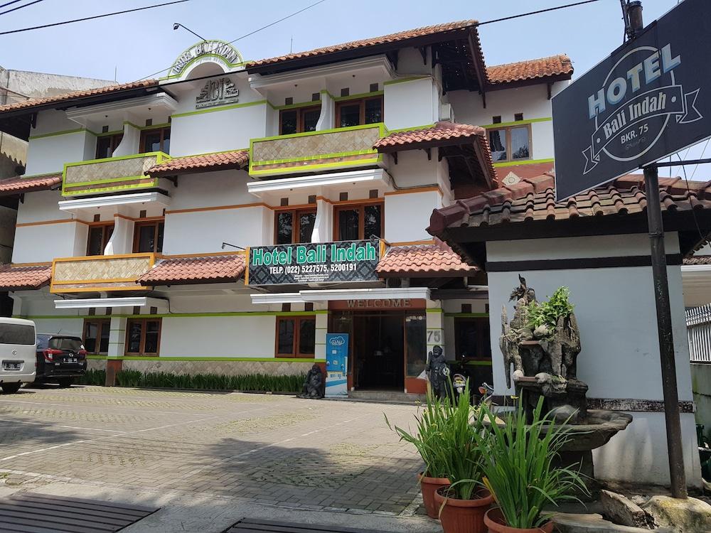 Oyo 1945 Hotel Bali Indah บันดุง ภายนอก รูปภาพ