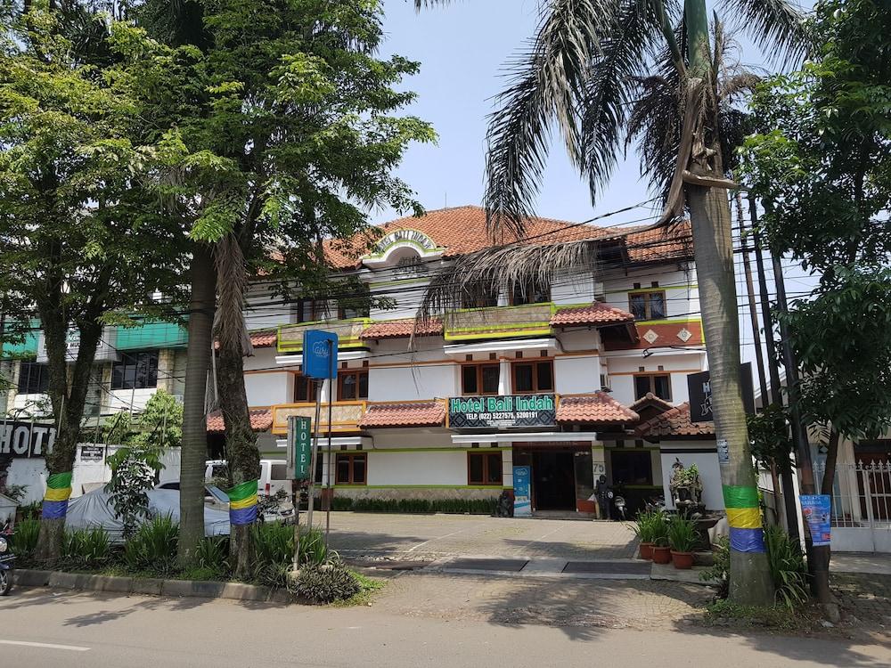 Oyo 1945 Hotel Bali Indah บันดุง ภายนอก รูปภาพ