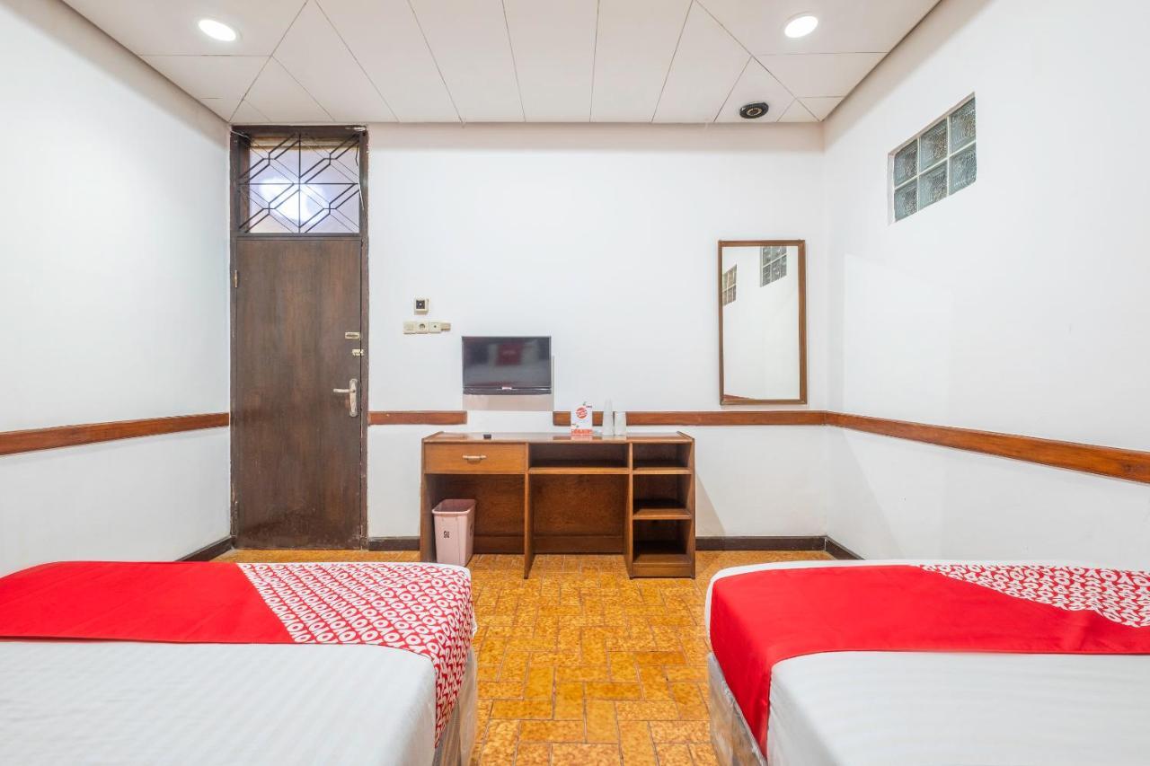 Oyo 1945 Hotel Bali Indah บันดุง ภายนอก รูปภาพ